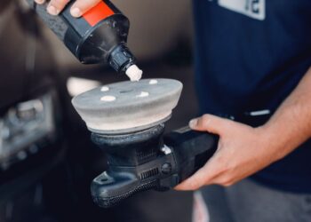 Cum ajută polish-ul auto și de ce merită făcut periodic